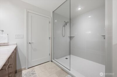 10700 NE 4th Street #1006, Bellevue, WA 98004 - Photo 14