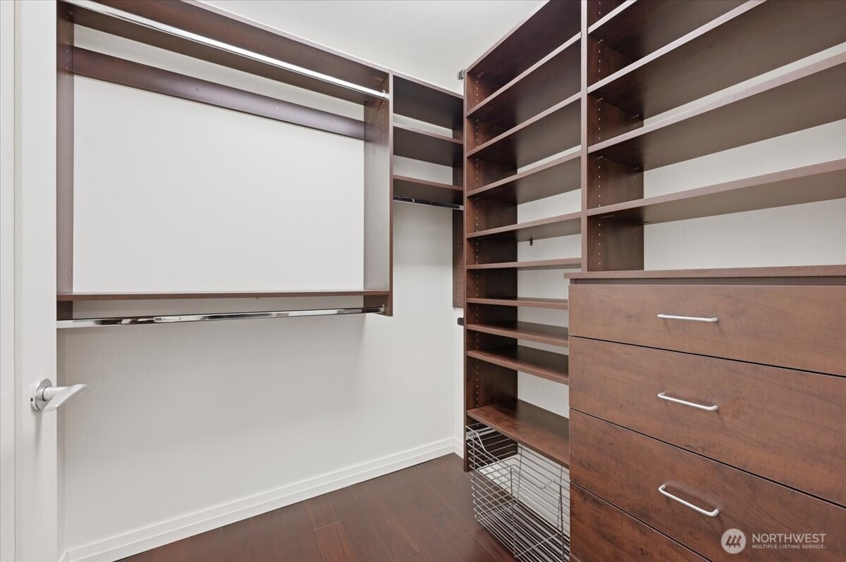 10700 NE 4th Street #1006, Bellevue, WA 98004