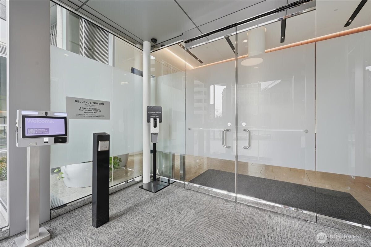 10700 NE 4th Street #1006, Bellevue, WA 98004