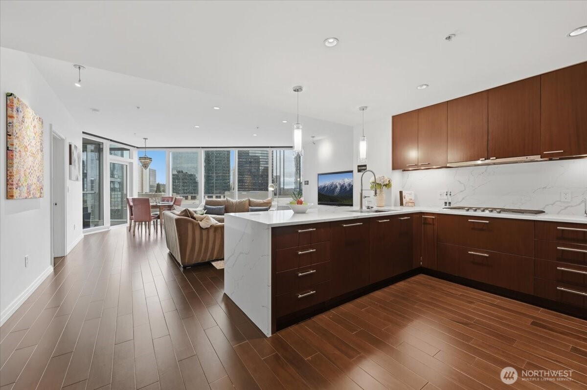 10700 NE 4th Street #1006, Bellevue, WA 98004