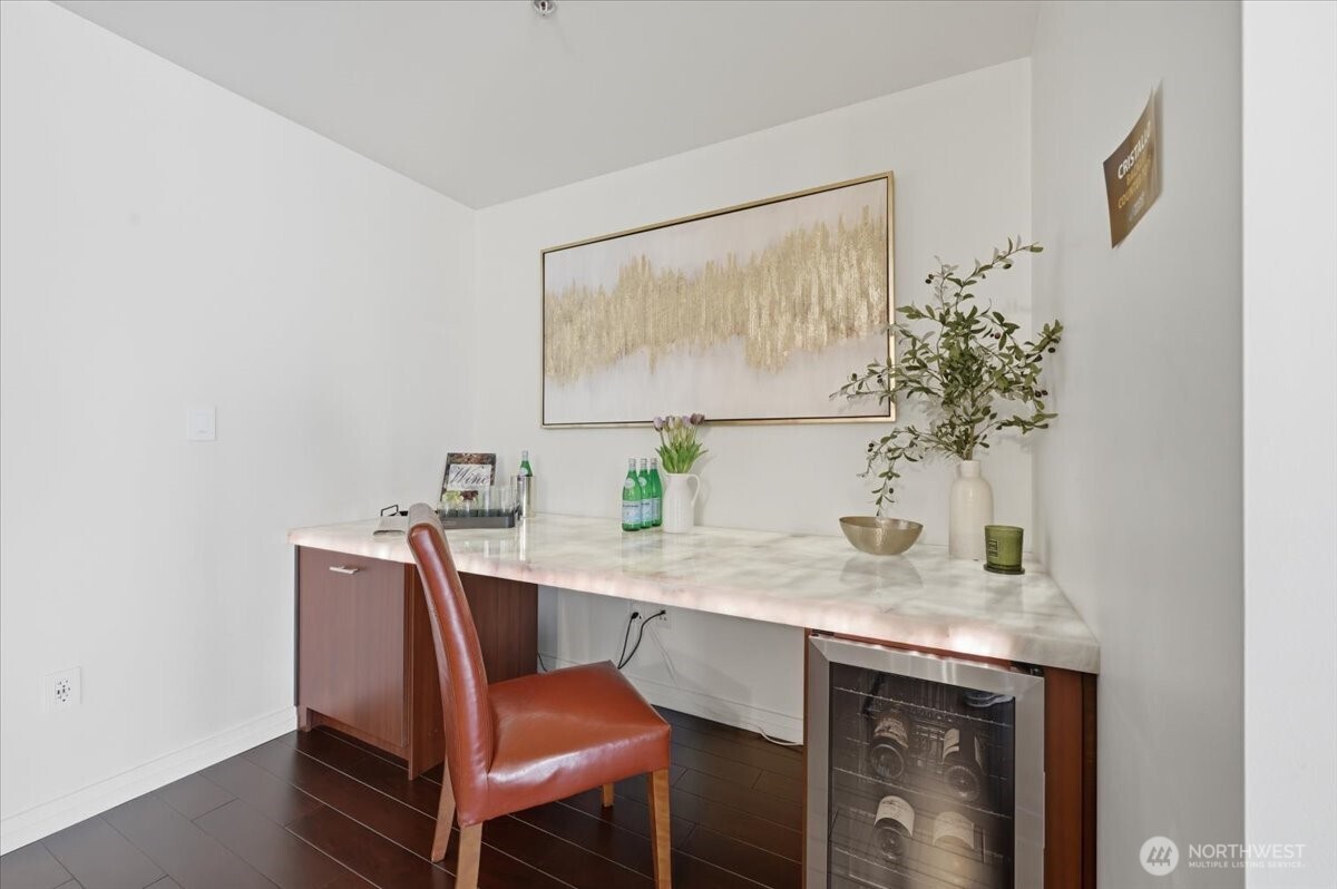 10700 NE 4th Street #1006, Bellevue, WA 98004