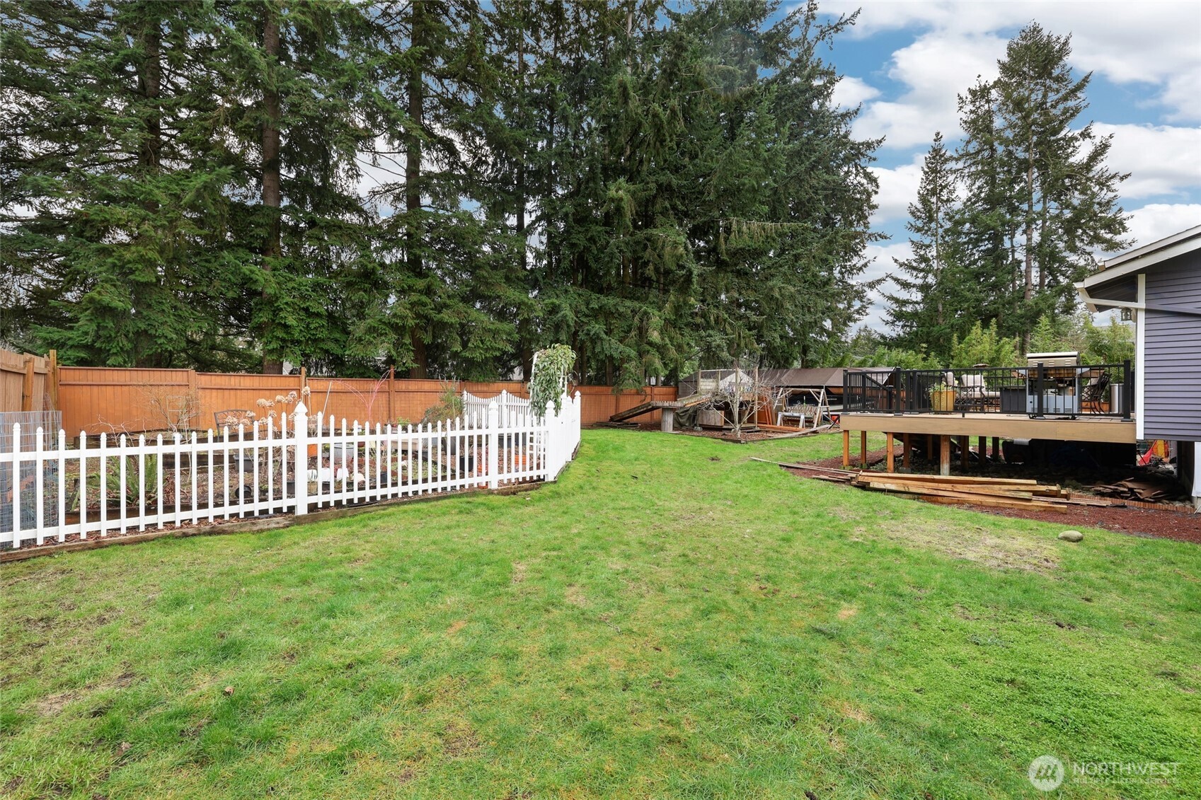 23439 SE 264th Street , Maple Valley, WA 98038