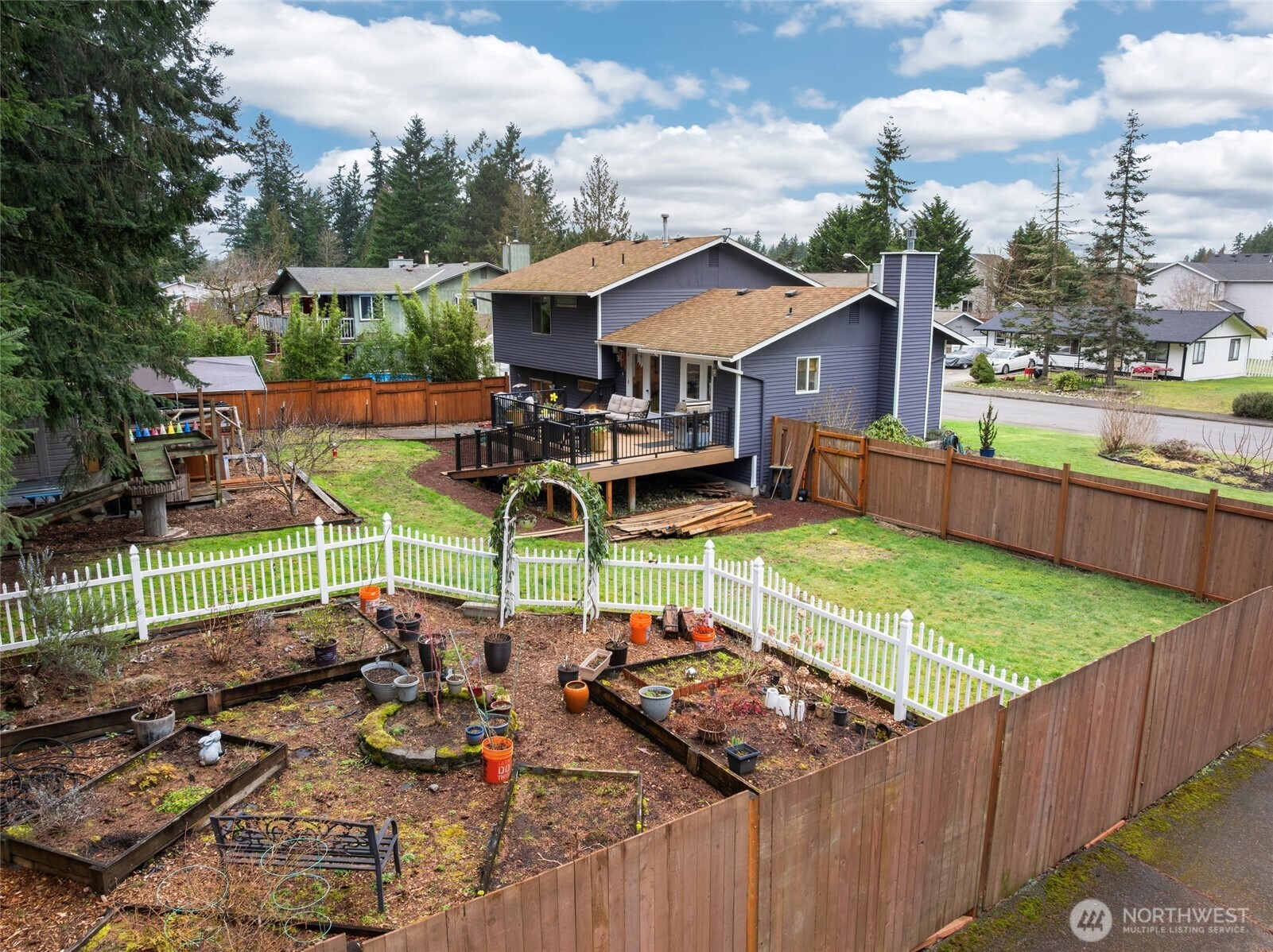 23439 SE 264th Street , Maple Valley, WA 98038