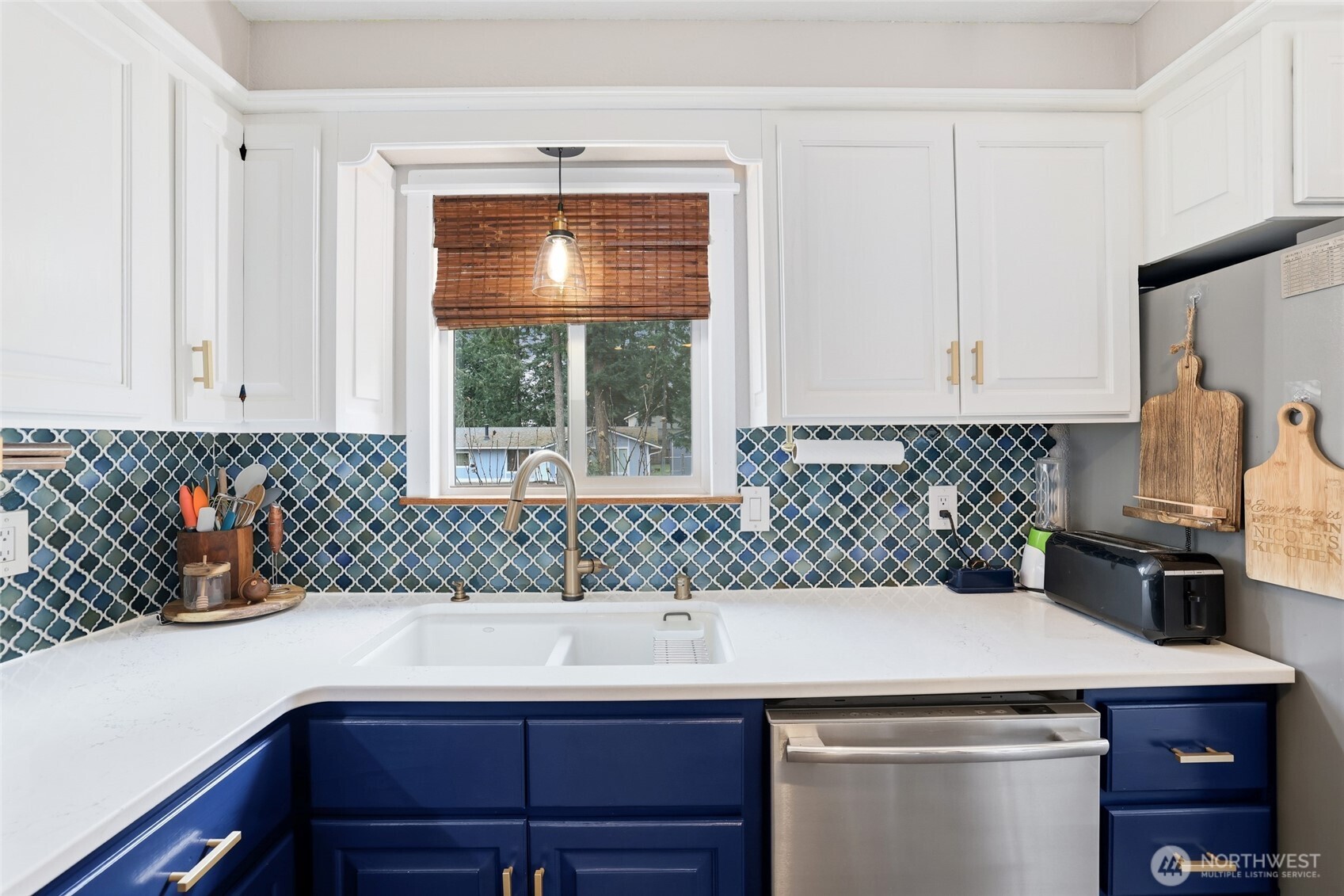 23439 SE 264th Street , Maple Valley, WA 98038