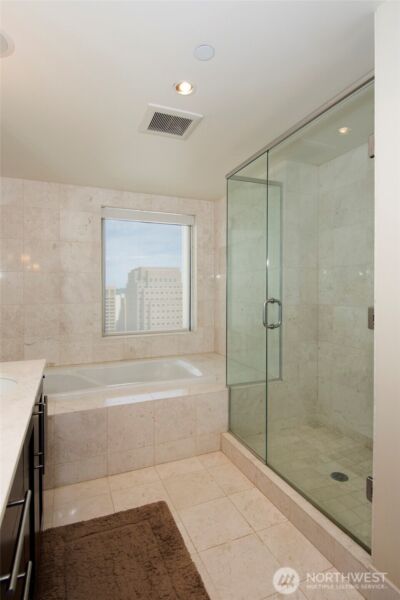 650 Bellevue Way NE #2404, Bellevue, WA 98004 - Photo 27