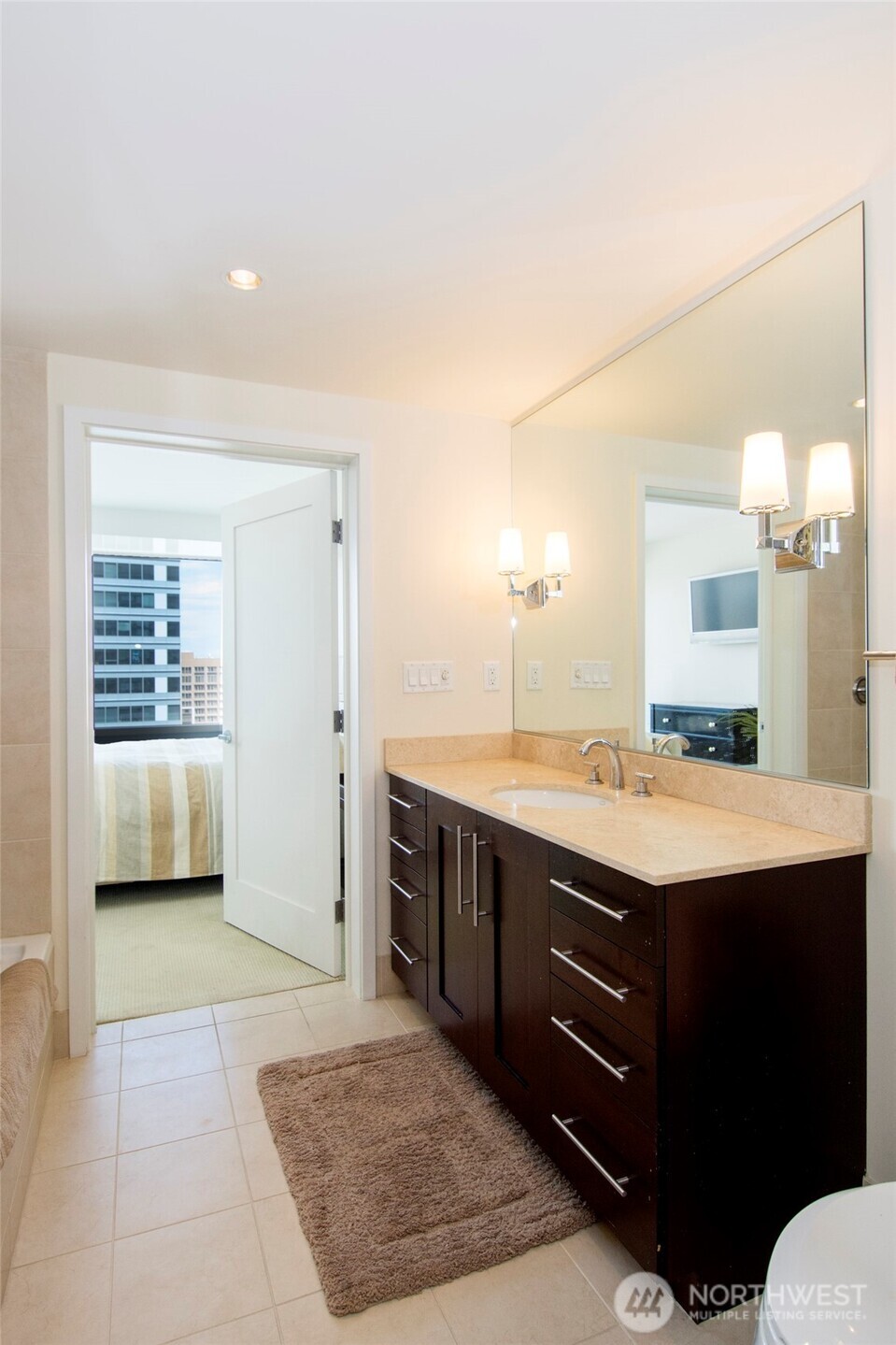 650 Bellevue Way NE #2404, Bellevue, WA 98004