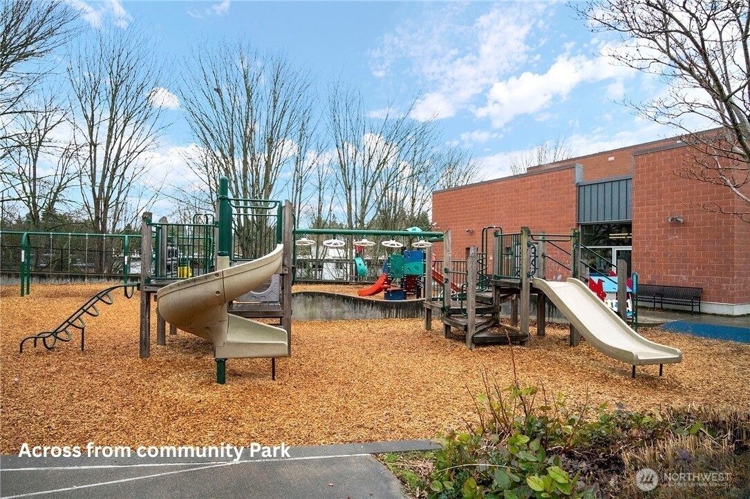 10501 8th Avenue NE #111, Seattle, WA 98125