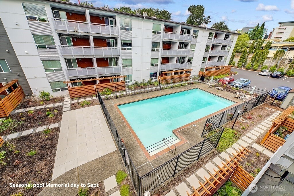 10501 8th Avenue NE #111, Seattle, WA 98125