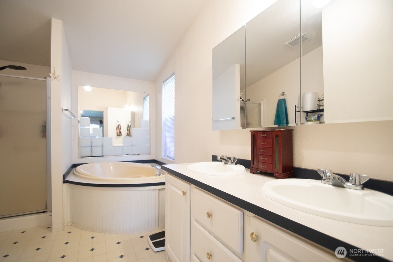 307 S 3rd Ave , Pe Ell, WA 98572