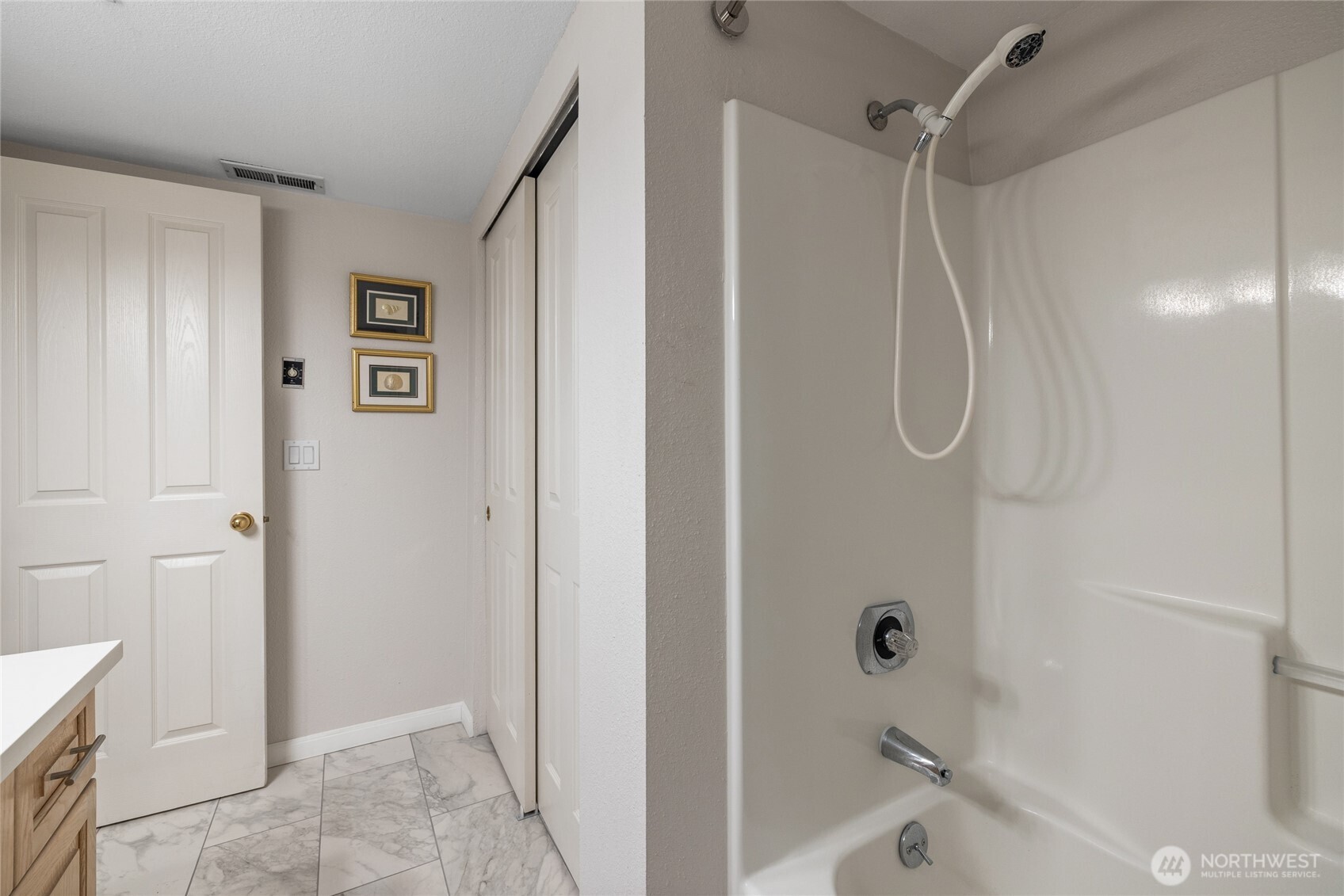 7336 Steilacoom Boulevard SW, Lakewood, WA 98499-1951