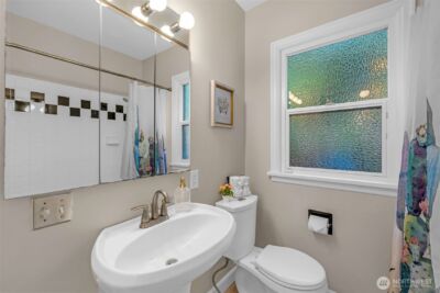 2301 Delmar Drive E, Seattle, WA 98102 - Photo 19