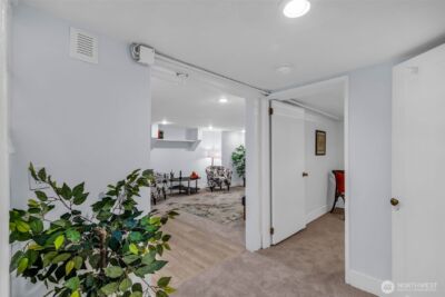 2301 Delmar Drive E, Seattle, WA 98102 - Photo 20