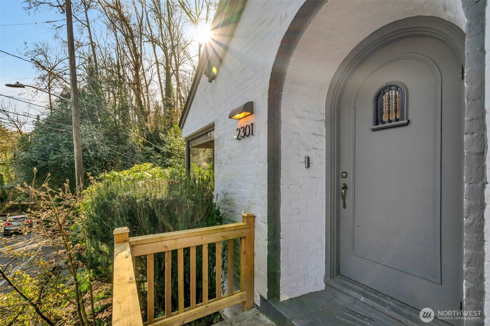 2301 Delmar Drive E, Seattle, WA 98102