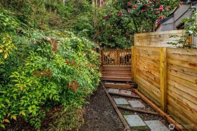 2301 Delmar Drive E, Seattle, WA 98102 - Photo 28