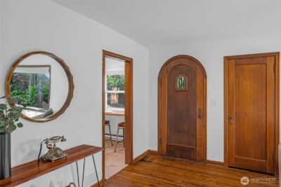 2301 Delmar Drive E, Seattle, WA 98102 - Photo 8