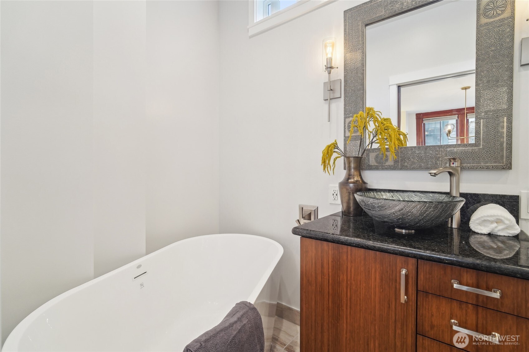 1420 N 50th Street , Seattle, WA 98103