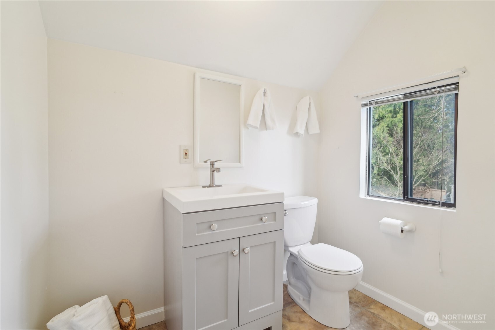 1420 N 50th Street , Seattle, WA 98103