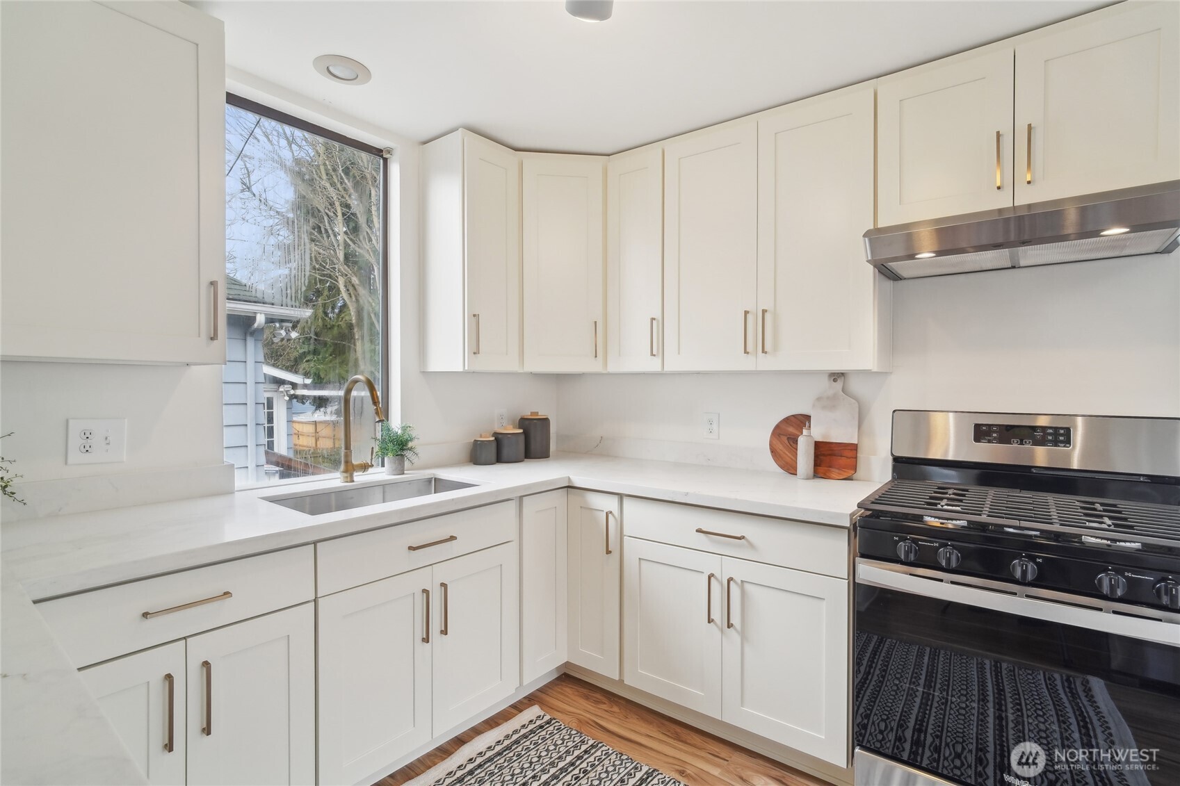 1420 N 50th Street , Seattle, WA 98103