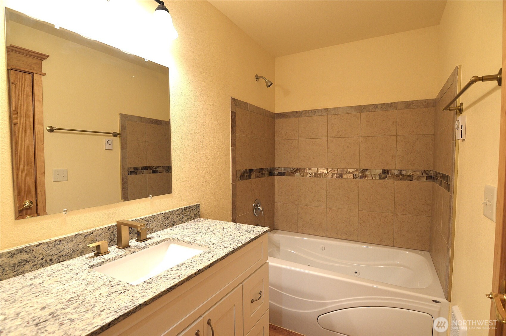 182 Frost Creek Road , Glenoma, WA 98336