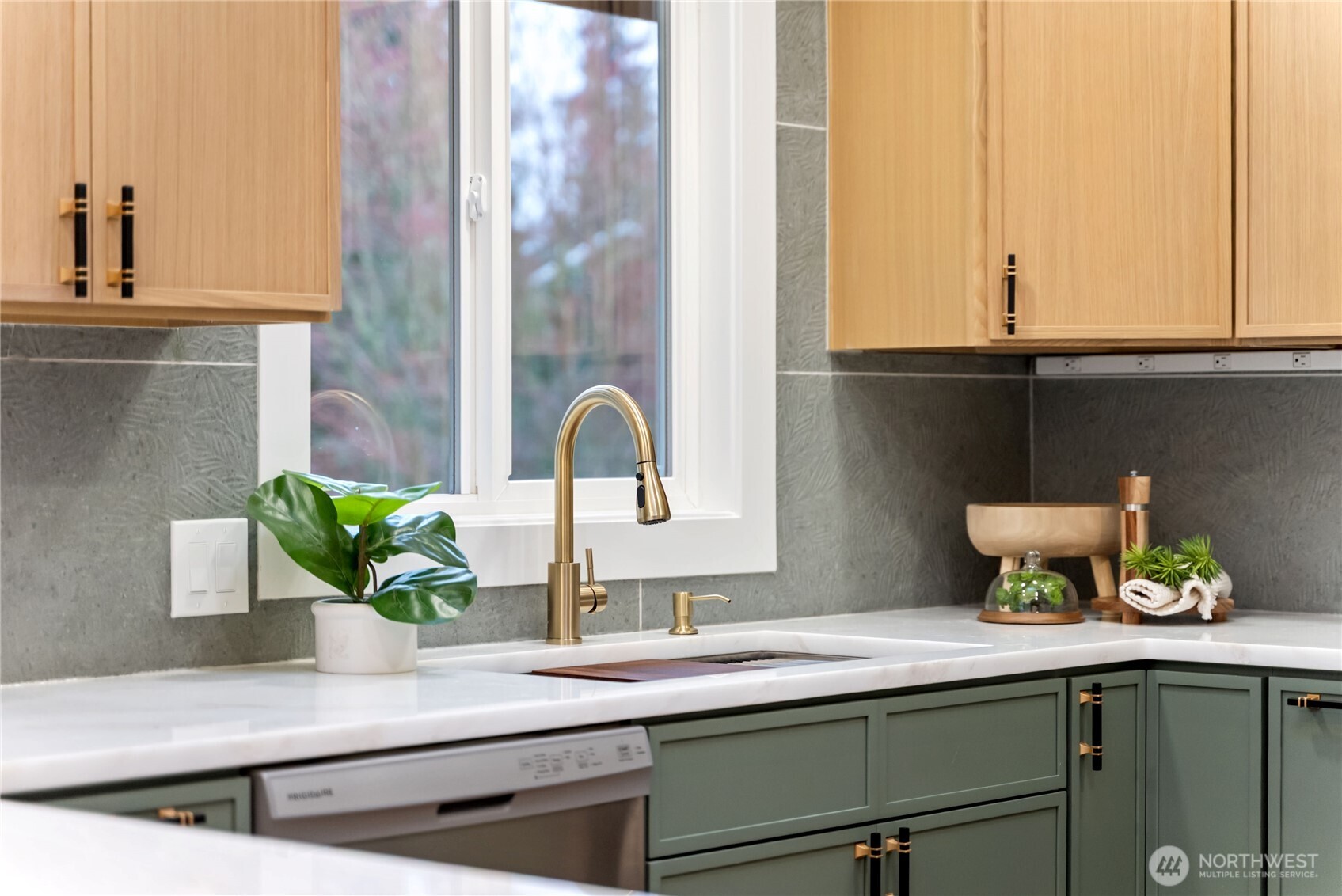 20733 Elberta Road , Lynnwood, WA 98036