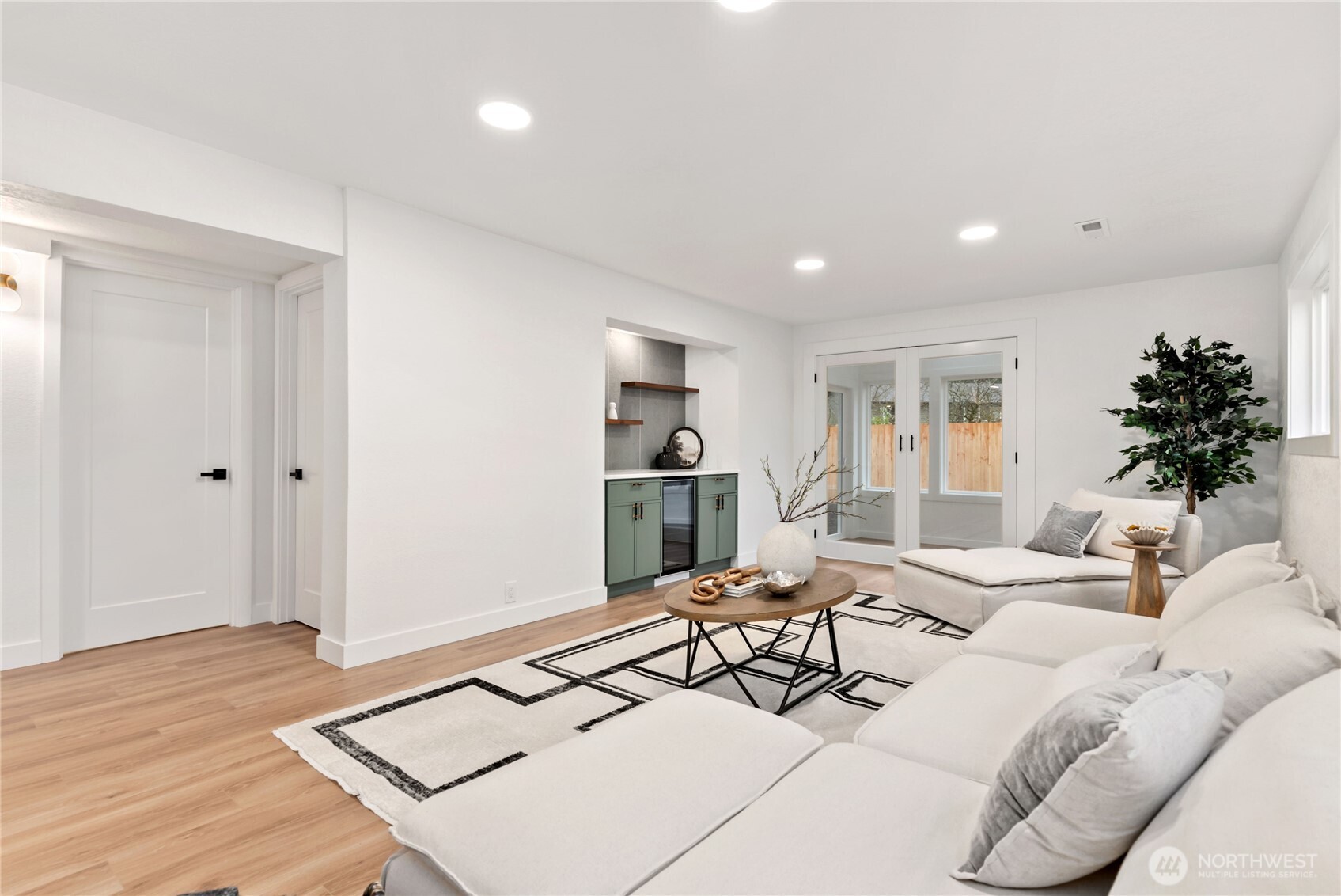 20733 Elberta Road , Lynnwood, WA 98036