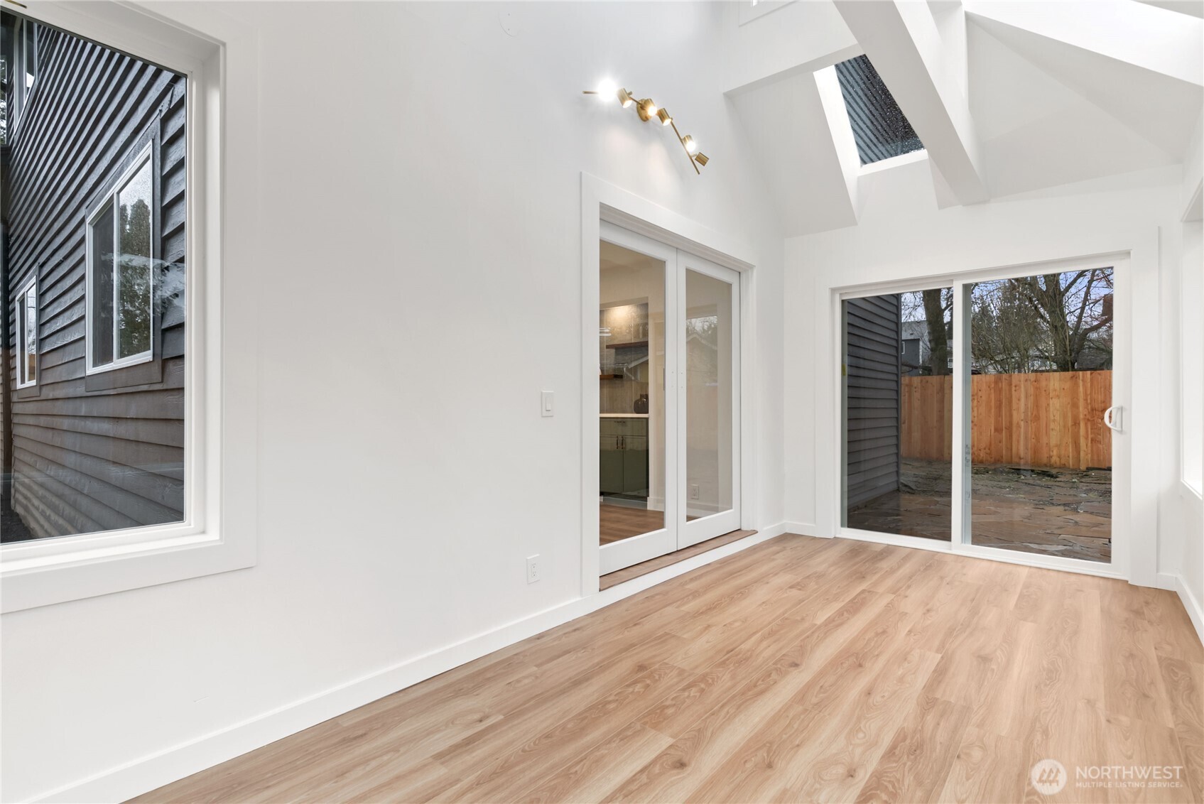 20733 Elberta Road , Lynnwood, WA 98036