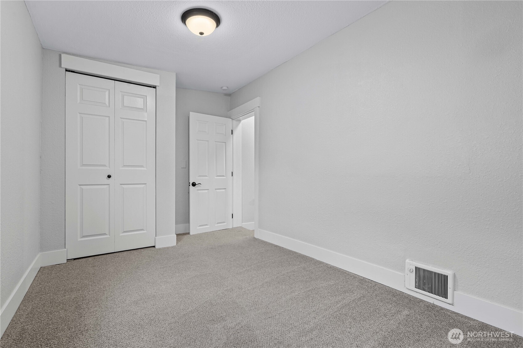 5526 20th Avenue S, Seattle, WA 98108