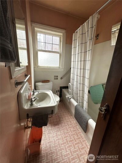 1603 Lakeview Boulevard E, Seattle, WA 98102 - Photo 9