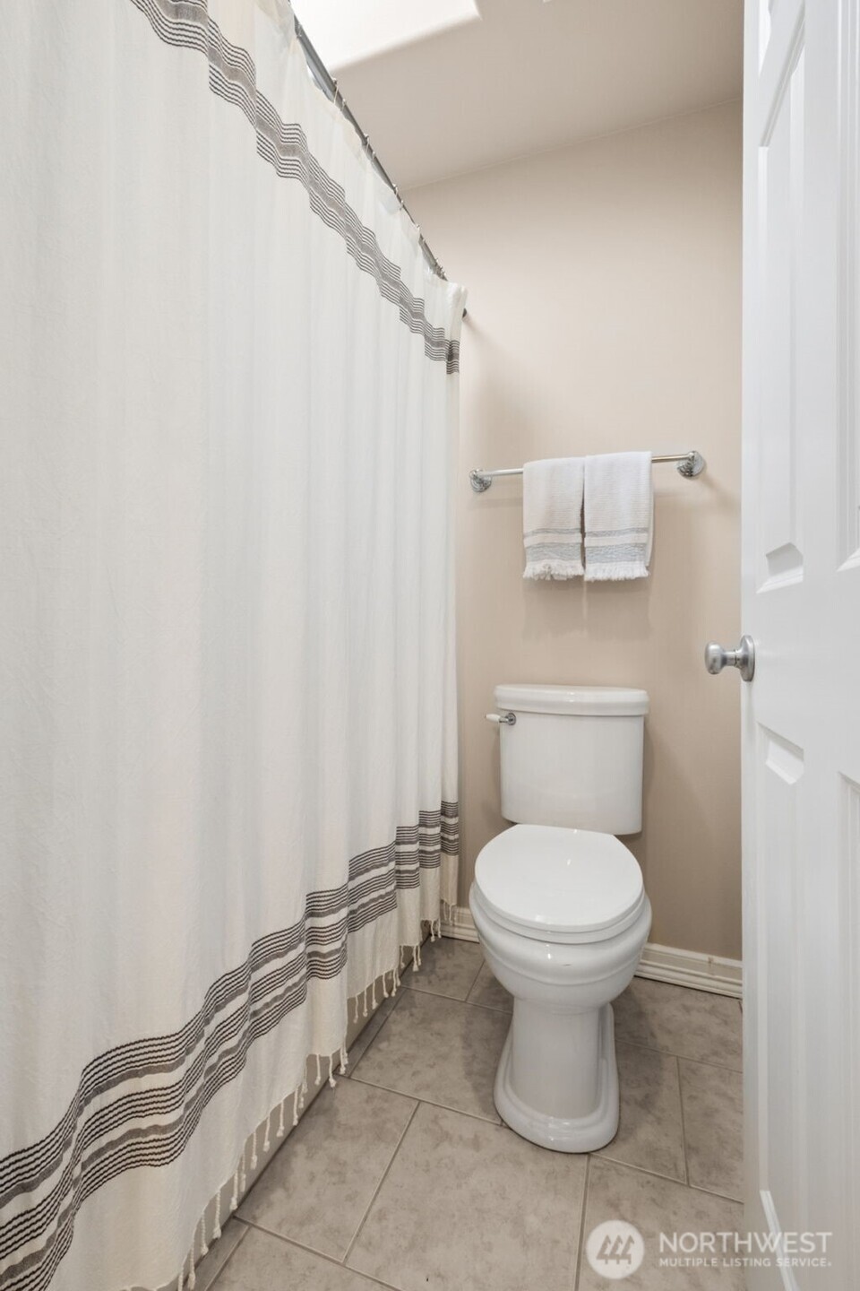 23834 SE 284th Street , Maple Valley, WA 98038