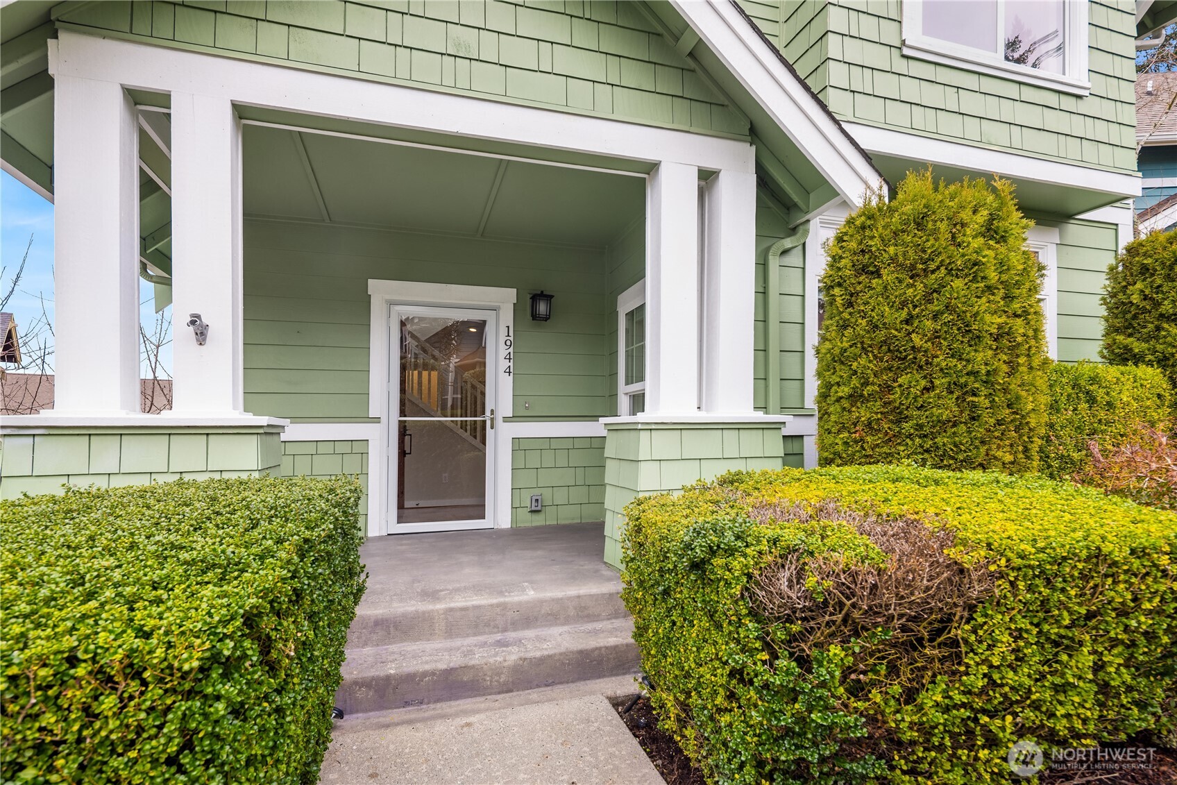 1944 NE Katsura Street , Issaquah, WA 98029