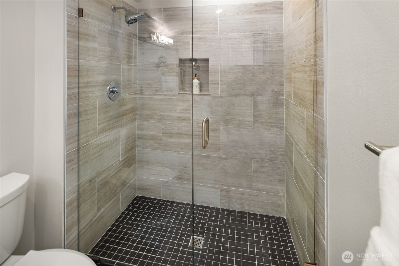 1944 NE Katsura Street , Issaquah, WA 98029