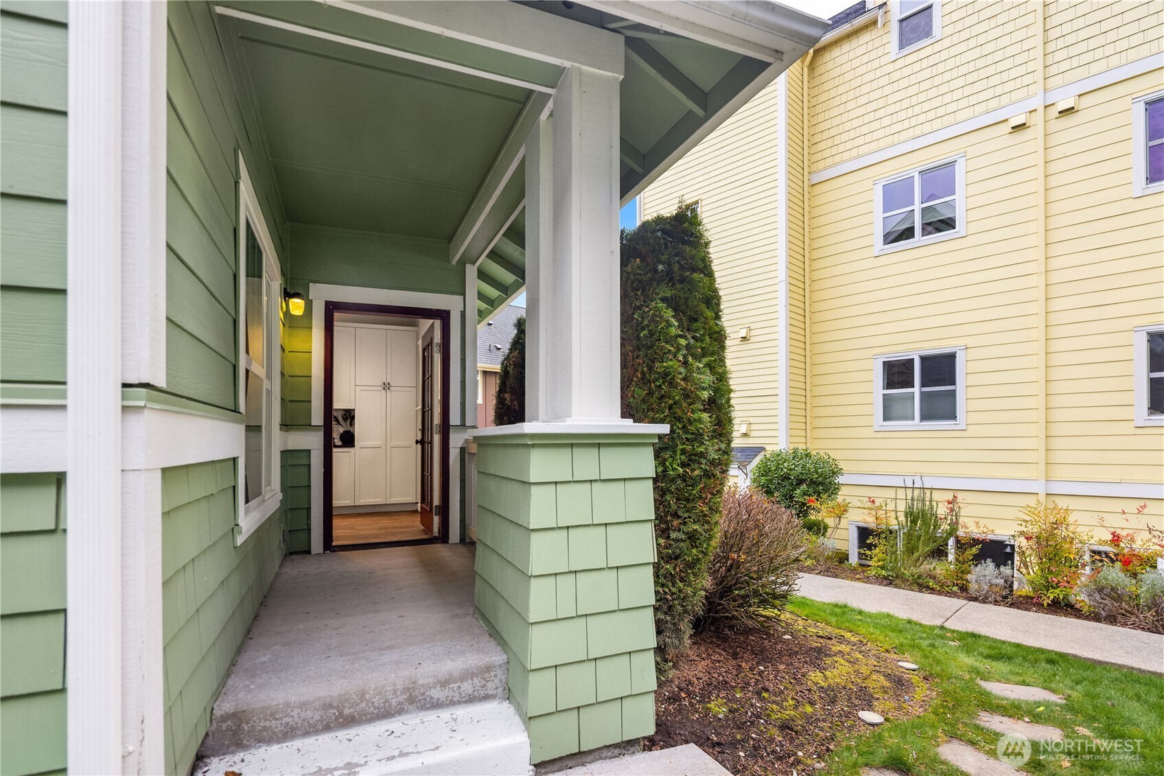 1944 NE Katsura Street , Issaquah, WA 98029