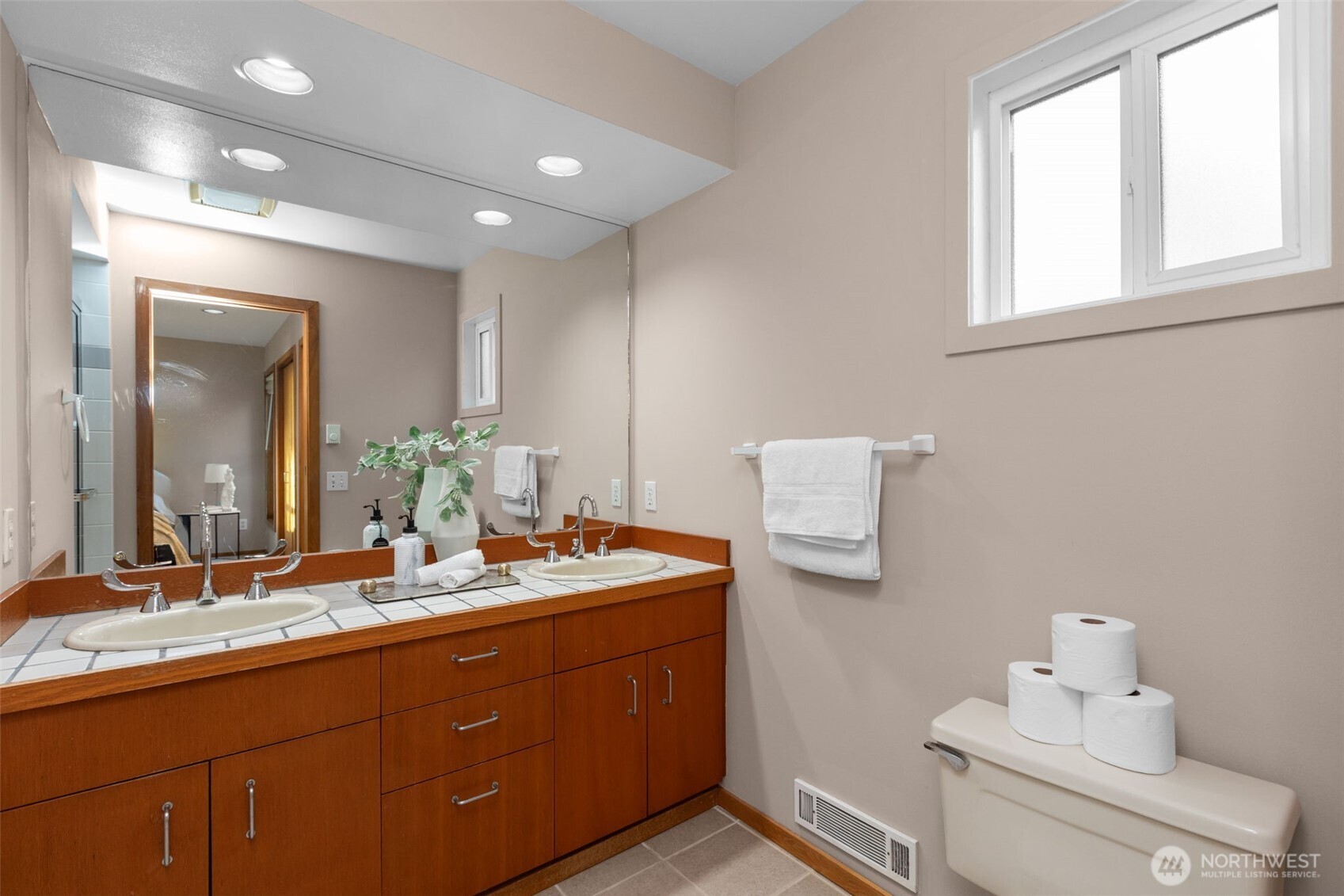 3200 Alki Avenue SW #301, Seattle, WA 98116