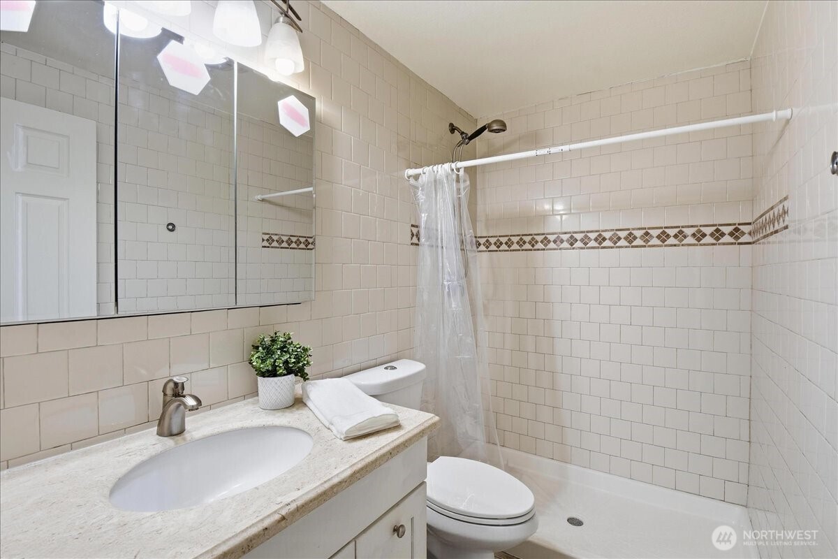 1596 Aberdeen Court SE, Renton, WA 98055