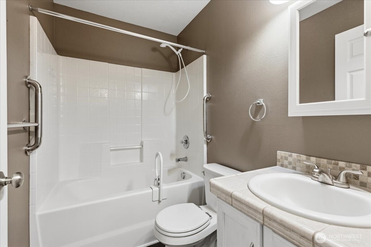 1101 W Luta Street , Moses Lake, WA 98837