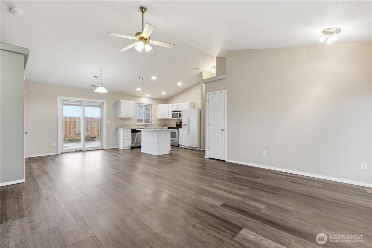 1101 W Luta Street , Moses Lake, WA 98837