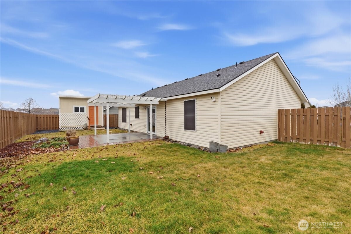 1101 W Luta Street , Moses Lake, WA 98837