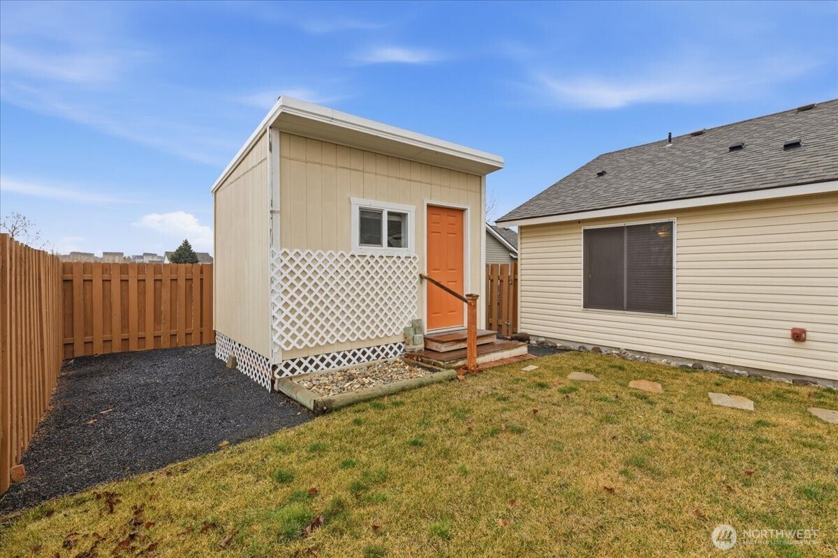 1101 W Luta Street , Moses Lake, WA 98837