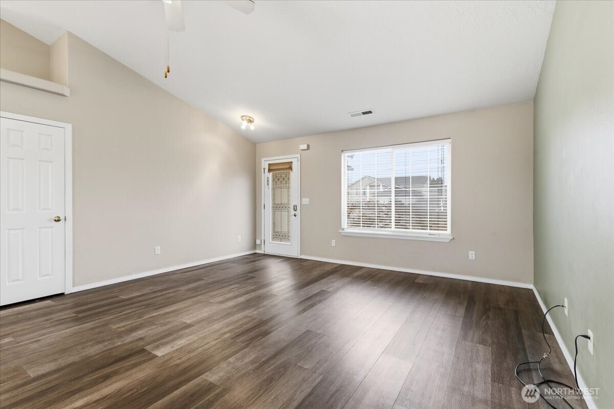 1101 W Luta Street , Moses Lake, WA 98837