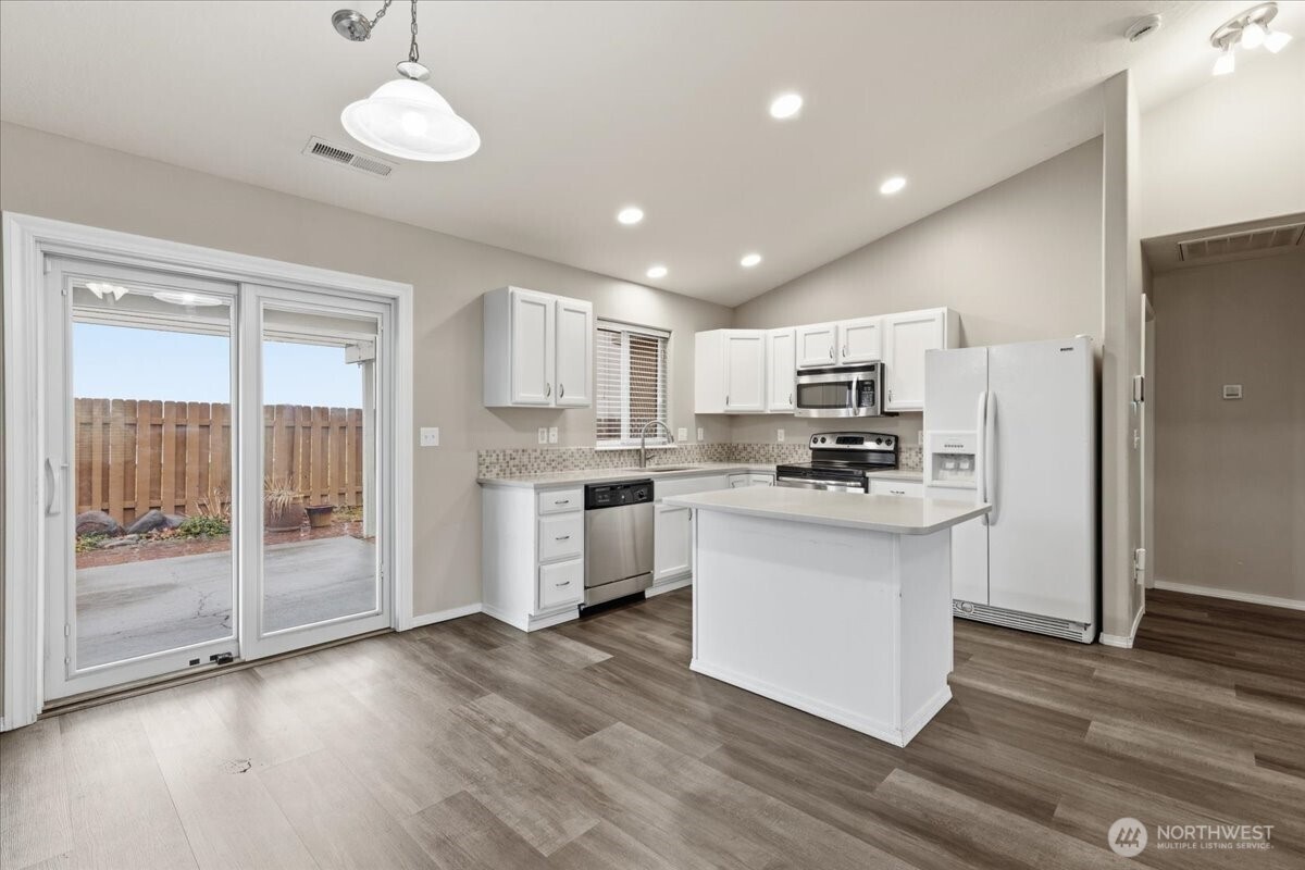 1101 W Luta Street , Moses Lake, WA 98837