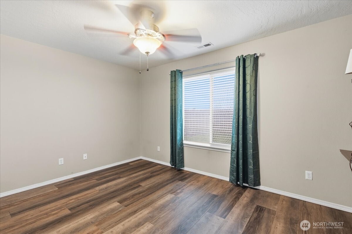 1101 W Luta Street , Moses Lake, WA 98837