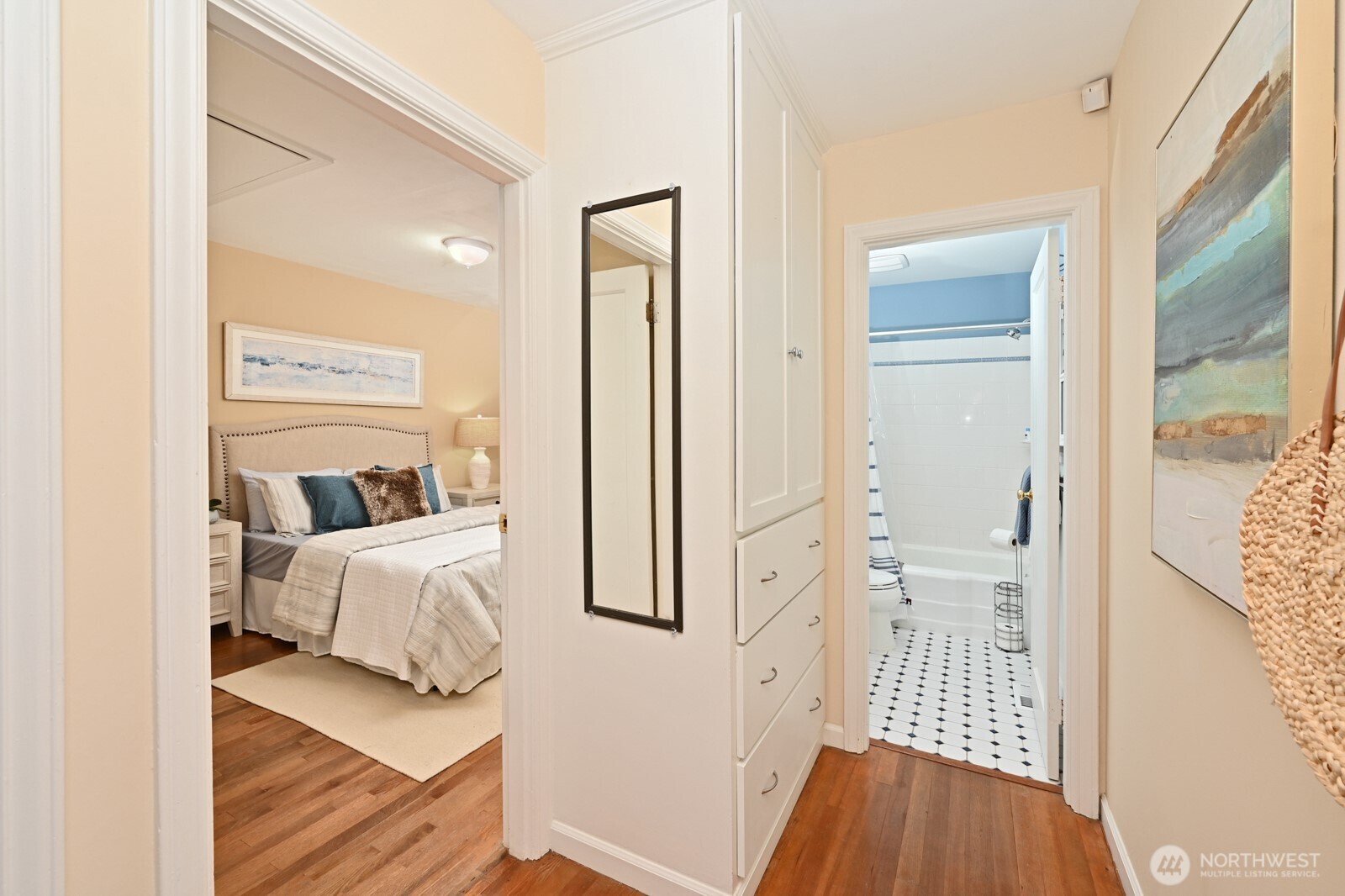 12019 B 25th Avenue NE, Seattle, WA 98125