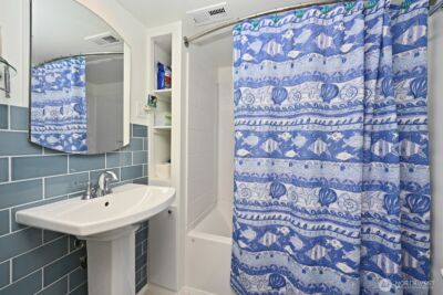 12019 B 25th Avenue NE, Seattle, WA 98125 - Photo 18