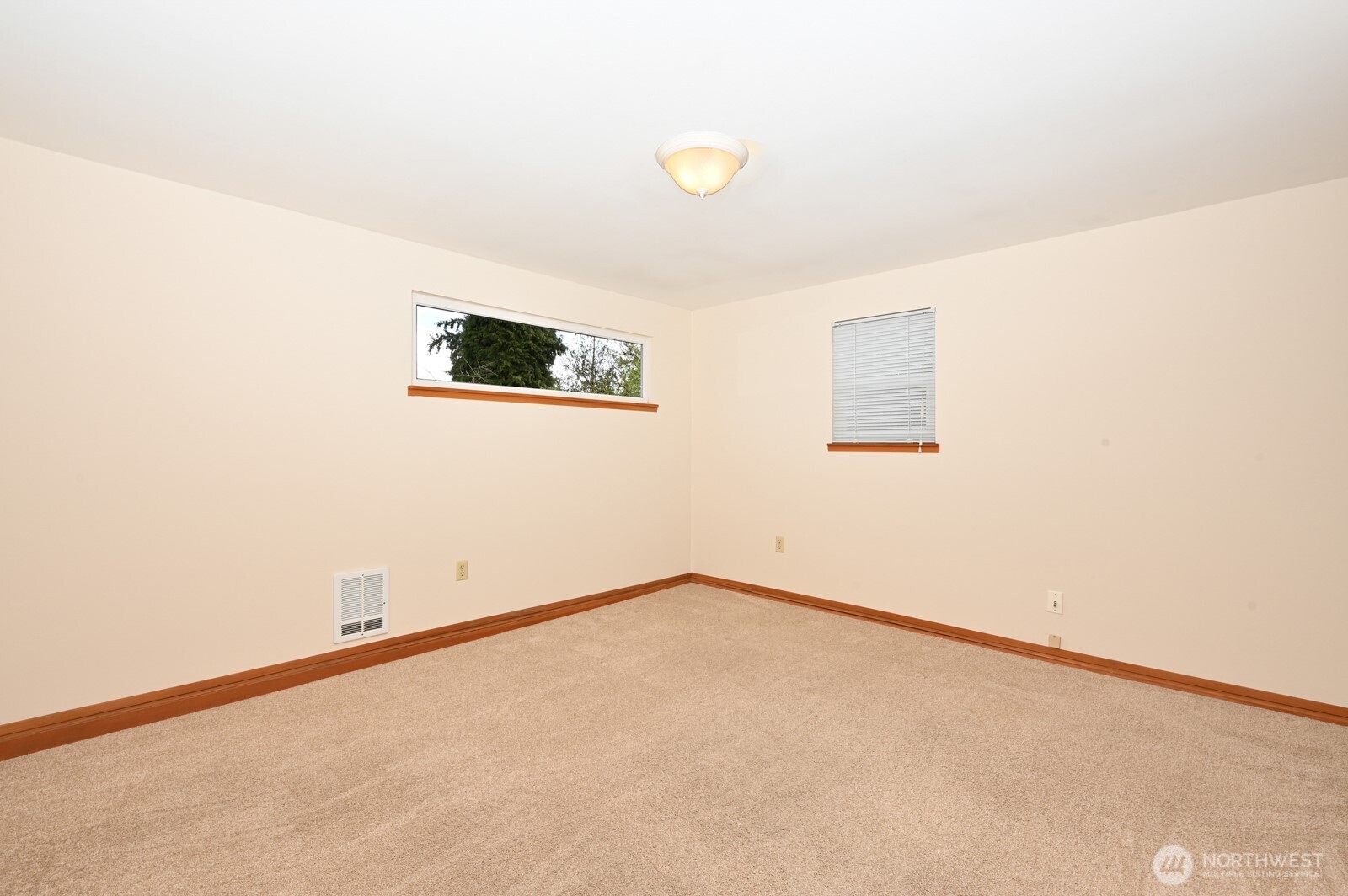 12019 B 25th Avenue NE, Seattle, WA 98125