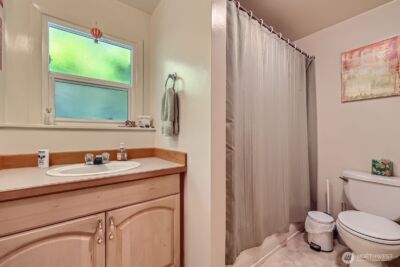 12019 B 25th Avenue NE, Seattle, WA 98125 - Photo 37