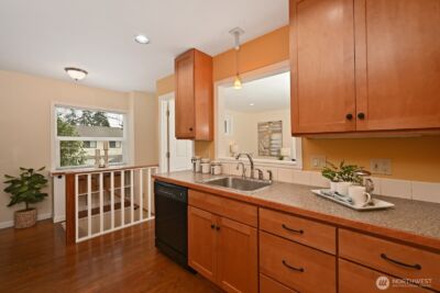 12019 B 25th Avenue NE, Seattle, WA 98125 - Photo 8