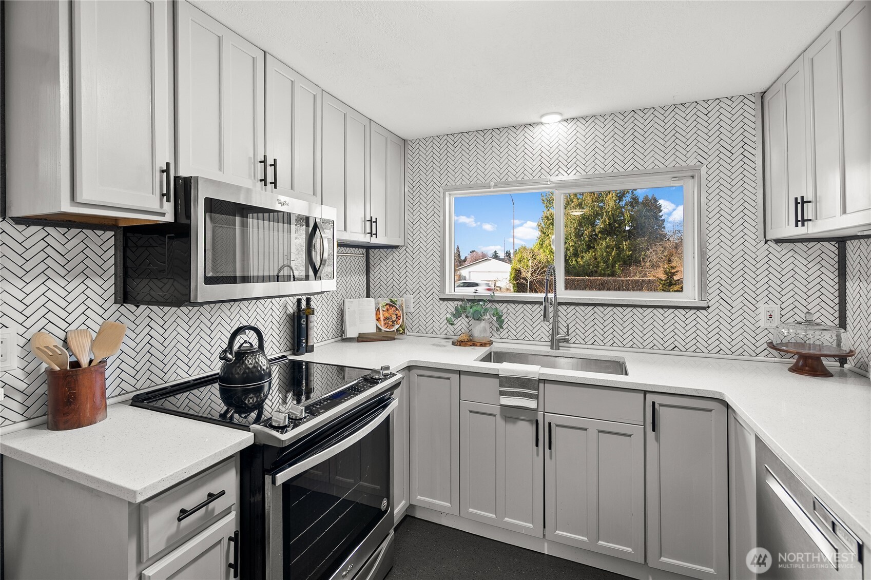 4612 N 21st Street , Tacoma, WA 98406