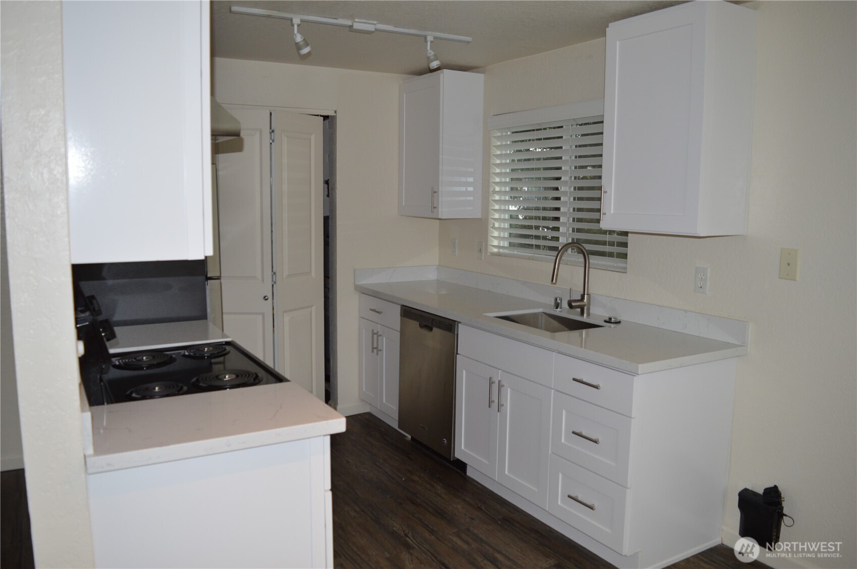 9724 6th Avenue NW #B, Seattle, WA 98117