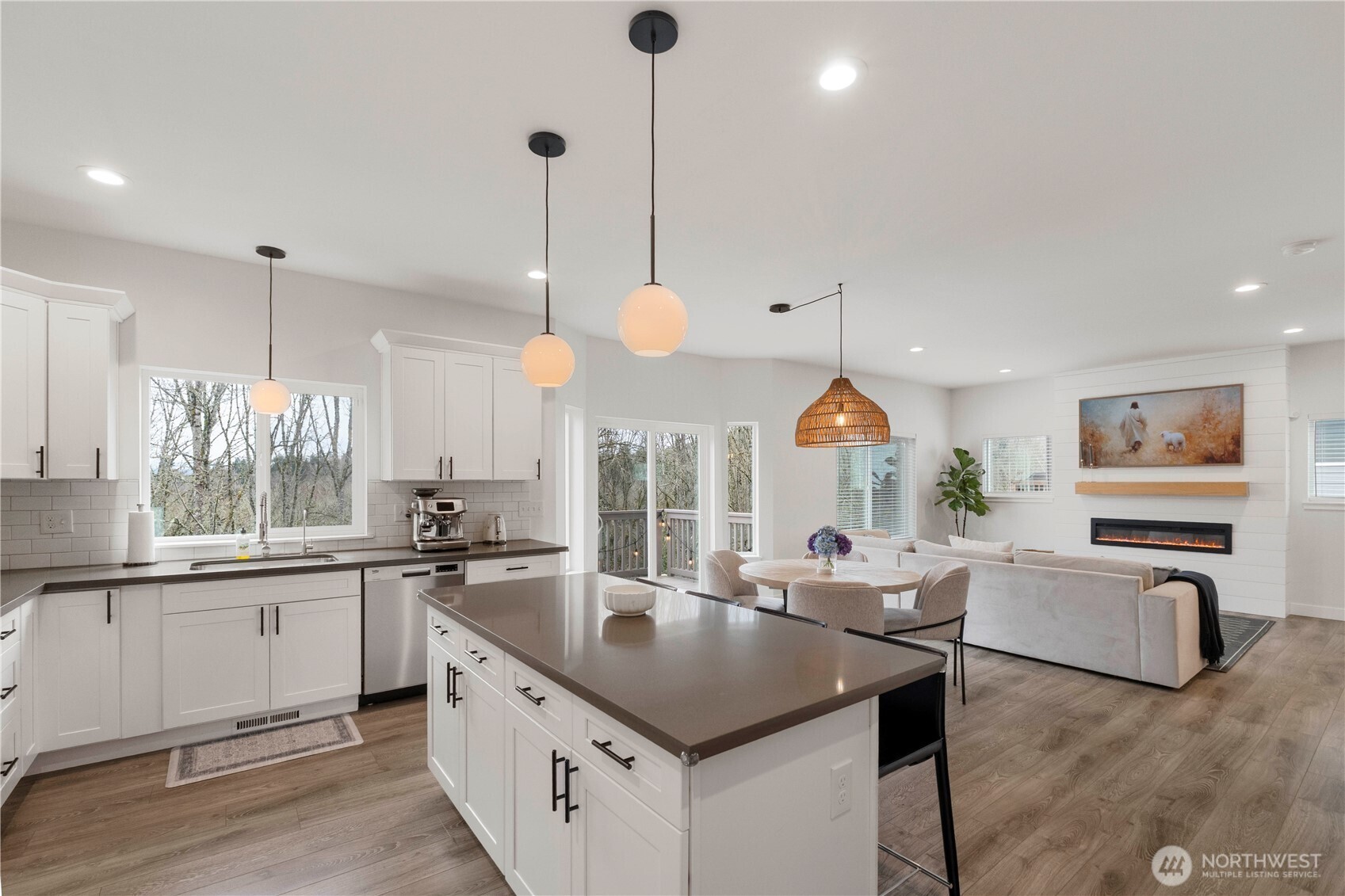 3575 E Grandview Avenue , Tacoma, WA 98404