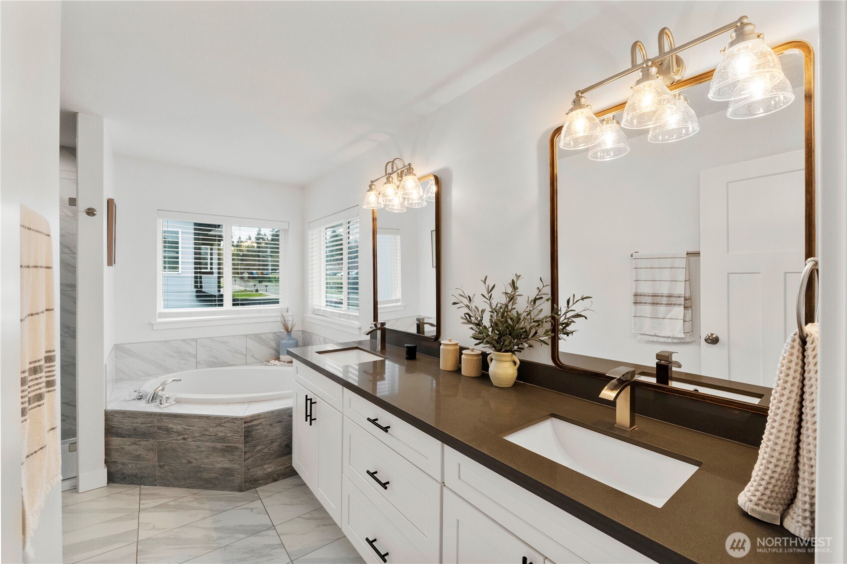 3575 E Grandview Avenue , Tacoma, WA 98404